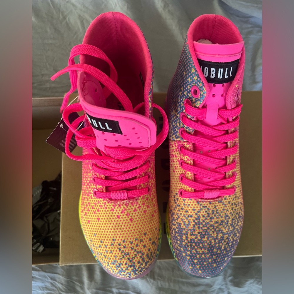 NWT NOBULL Neon Pink Glitch Size 5